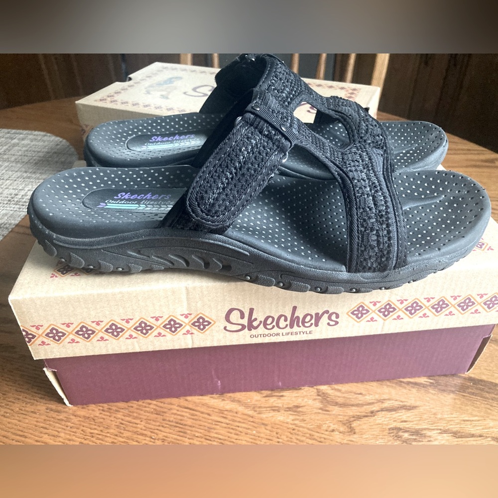 Like new Skechers Black Outdoor Sandals